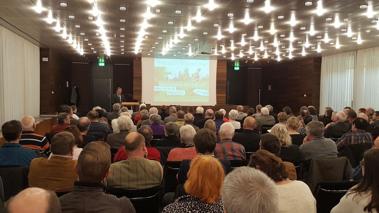Sehr gut besucht war die Auftaktveranstaltung im Euskirchener Kreishaus. mn-Fotos