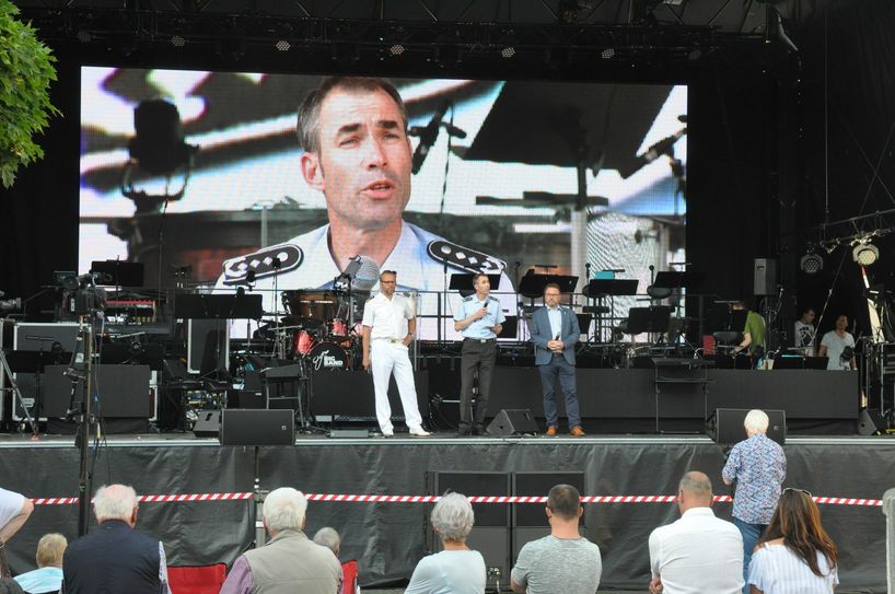 Von links: Tour-Manager Johannes M. Langendorf, Oberst Stephan Gruhl und Mayens Oberbürgermeister Wolfgang Treis.