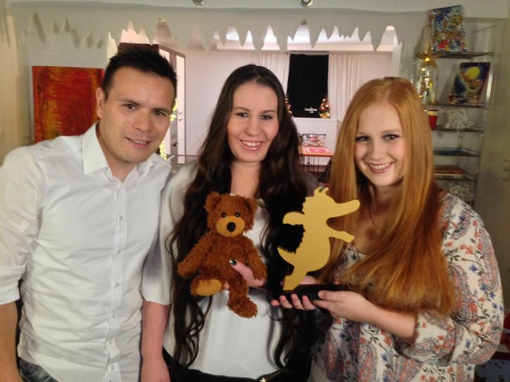 Mareike Dohle, Julia Marzlin und Rene Reissig haben dieses ehrenamtliche Projekt ins Leben rufen. Inzwischen verbringen die drei fast ihre gesamte Freizeit mit der ehrenamtlichen Arbeit rund um Bruno Bear. Der Teddybär hat bereits mehr als eine Million Kilometer zurückgelegt und mehr als 70 Länder weltweit besucht. Dabei wurden sehr viele Unterstützer gefunden, unter anderem auch viele Prominente. Foto: FF