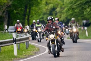 Gefahren wird für eine gute Sache: Die Tour vereint Motorradfahrer weltweit, um Spenden und Aufmerksamkeit für die Prostatakrebsforschung sowie die psychische Gesundheit von Männern zu sammeln. So auch am Sonntag am Marienplatz Gemünd.