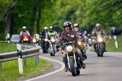 Gefahren wird für eine gute Sache: Die Tour vereint Motorradfahrer weltweit, um Spenden und Aufmerksamkeit für die Prostatakrebsforschung sowie die psychische Gesundheit von Männern zu sammeln. So auch am Sonntag am Marienplatz Gemünd.