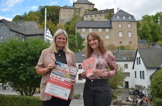 Präsentierten das Heimathäppchen-Programm: Bürgermeisterin Jennifer Meuren und Janina Bresgen (Gemeinde Blankenheim).
