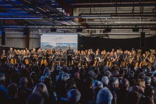 Johannes Born, Initiator des »Eifelliebe«-Konzerts, führt im Mai 2026 erneut über 130 Musikerinnen und Musiker aus vier Vereinen für den guten Zweck zusammen. Aus der Eifel geht es diesmal an die Mosel.