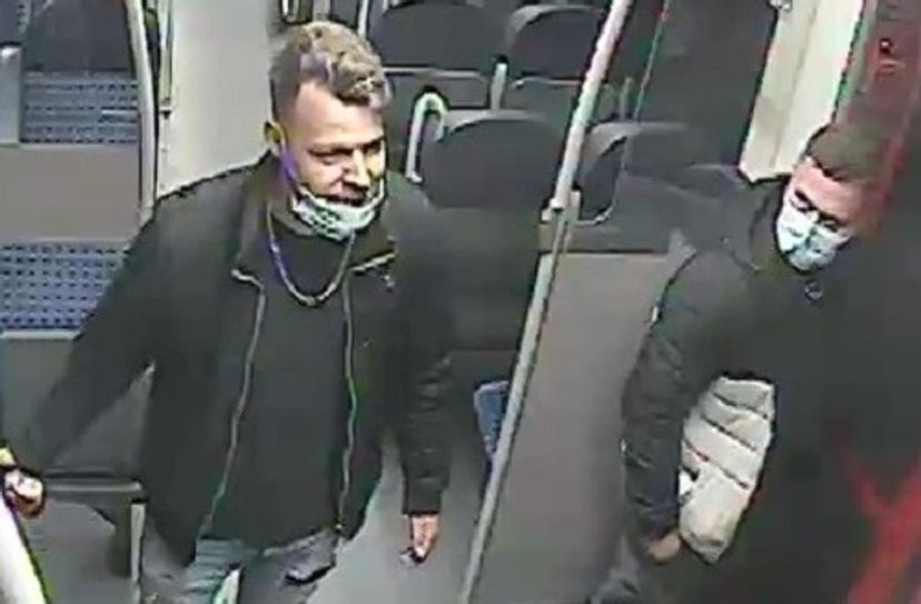 Die Bundespolizei sucht nach einem Fall von Körperverletzung nach diesen beiden Tatverdächtigen.