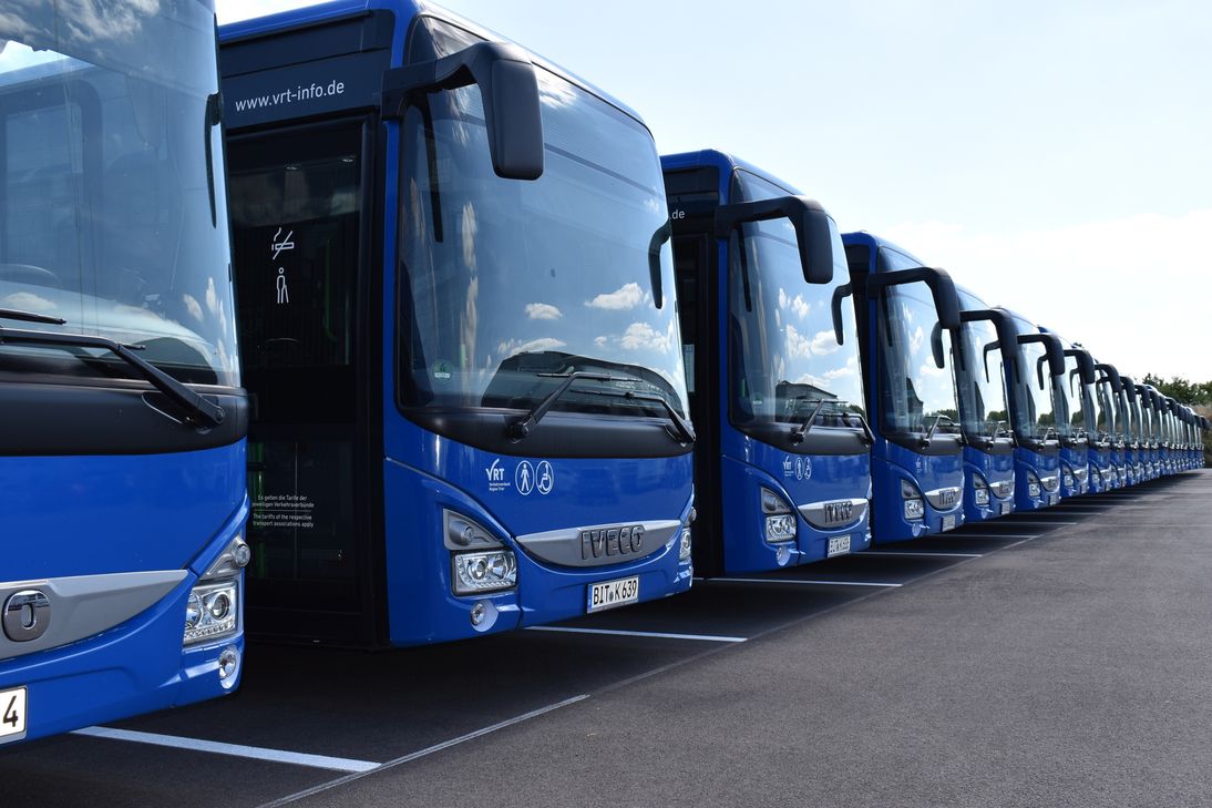 Betriebshof des Busunternehmens Eifel-Mosel Verkehrsgesellschaft mbH (EMV).