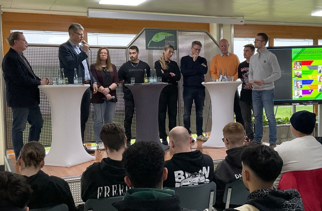 Die Podiumsdiskussion gab den Schülern Gelegenheit, die Politiker zu wichtigen Themen zu befragen.
