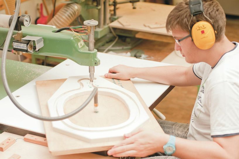 Arbeit in der Holzwerkstatt.