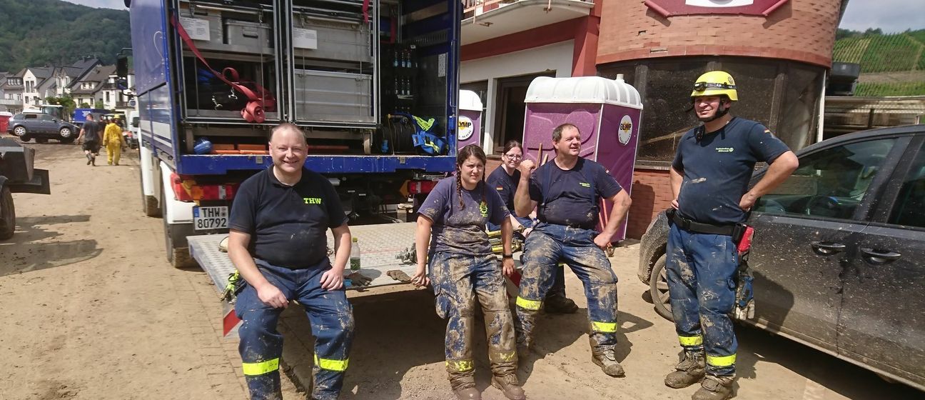 Trotz der anstrengenden Arbeit war die Stimmung der Helferinnen und Helfer sehr gut.