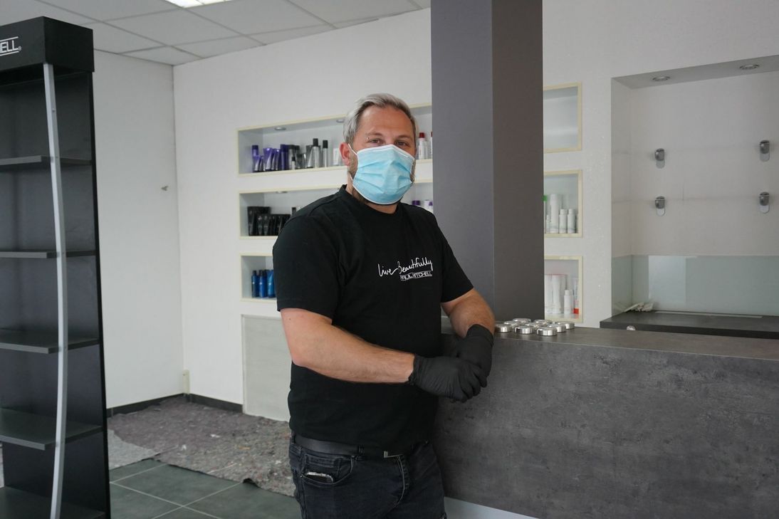 Friseurmeister Thorsten Kohns hat die Zwangspause genutzt, um seinen Salon zu renovieren. Foto: Kruft