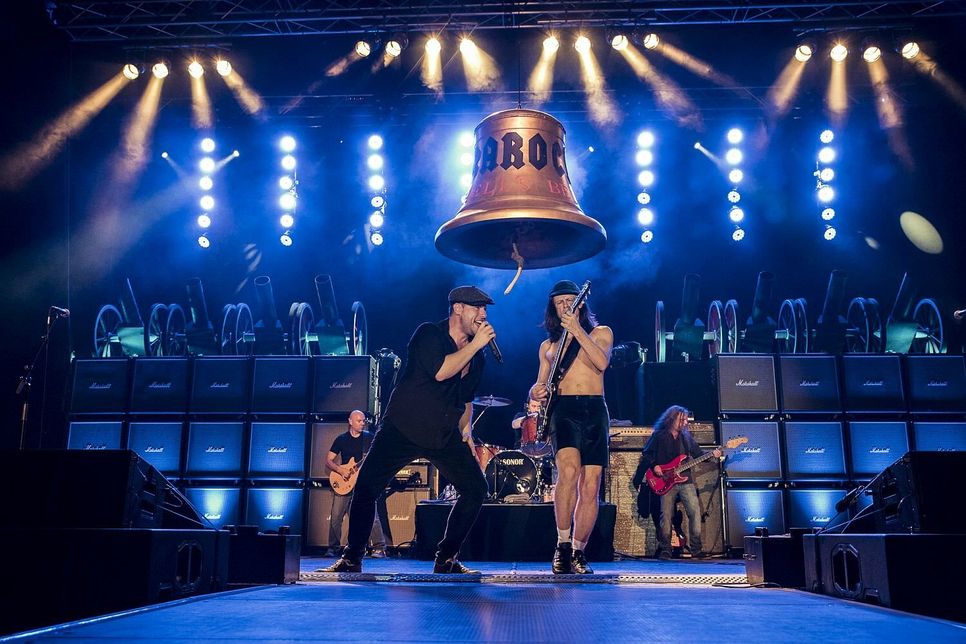 »Barock« lassen sie Hits von AC/DC auf der Maria Ruh Bühne bei Urbar erklingen.