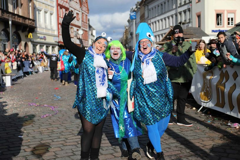 Helau! In den kommenden Tagen sind bunte, wetterfeste Kostüme gefragt. Foto: Archiv
