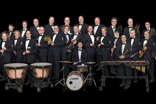Am Abend findet ein Benefizkonzert mit dem Landespolizeiorchester zugunsten des Hospizes statt.