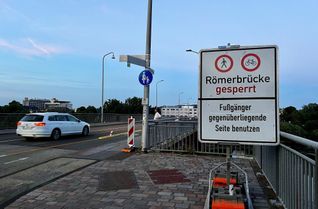 Für den Kfz-Verkehr stadteinwärts gilt eine Sperrung tagsüber von 9 bis 15 Uhr.