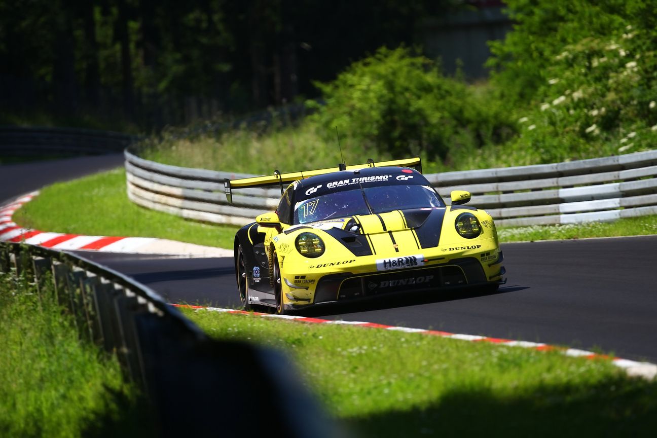 Der Sieger-Dunlop-Porsche auf der Strecke.