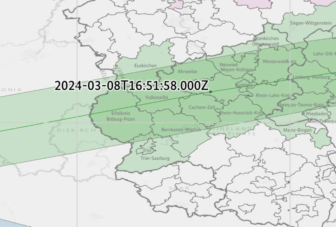 Mögliche Bahn des Wiedereintritts über der Region