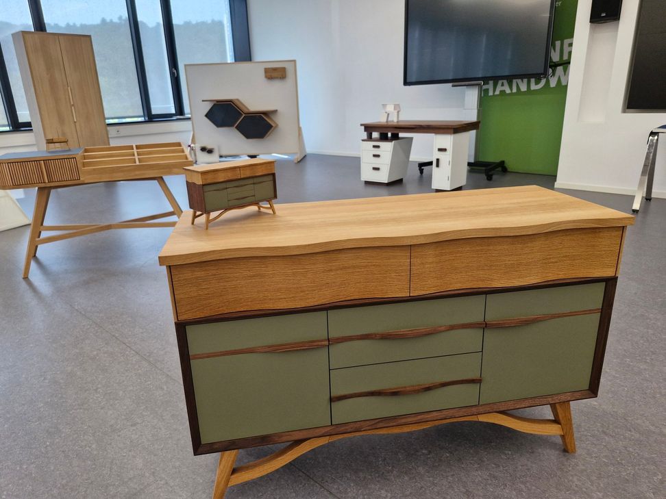 Ausstellung aktueller Tischlermeisterstücke.