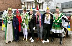 Landrat Markus Ramers und Polizeidirektorin Gabriele Mälchers begrüßten in der Kreispolizeibehörde Euskirchen das Dreigestirn aus Flamersheim mit Prinz Philipp I., Bauer Thorsten und Jungfrau Anna.