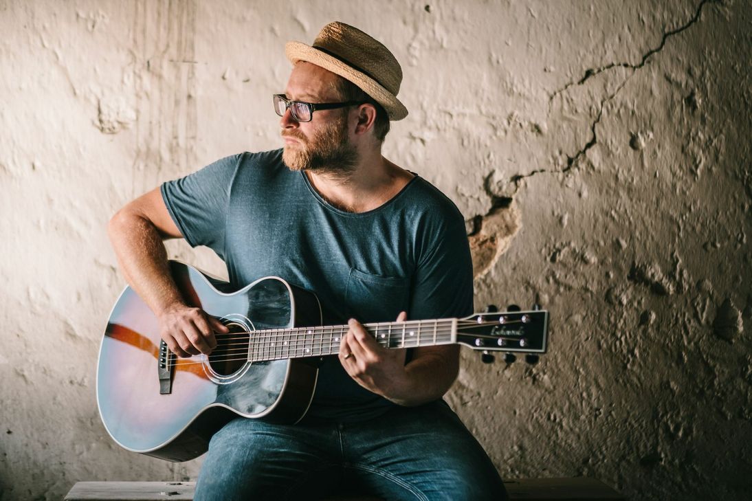 Gregor Meyle gastiert mit Band bei Monschau Festival 2018. Foto: Axel Müller