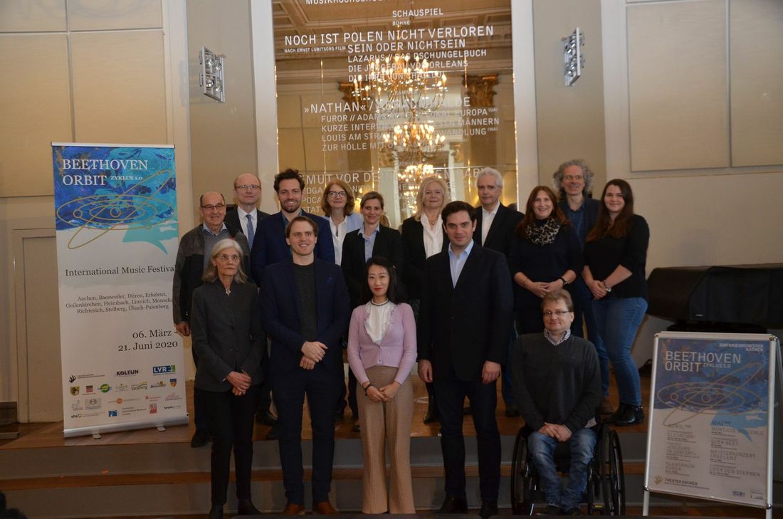 Im Spiegelsaal des Theaters Aachen präsentierten Kulturtreibende, Künstler und kommunale Vertreter das Musikfestival »Beethoven Orbit«. Foto: T. Förster