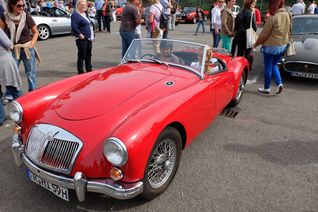 Oldtimer fahren für den guten Zweck kann man am Sonntag in Saarburg. Foto: FF