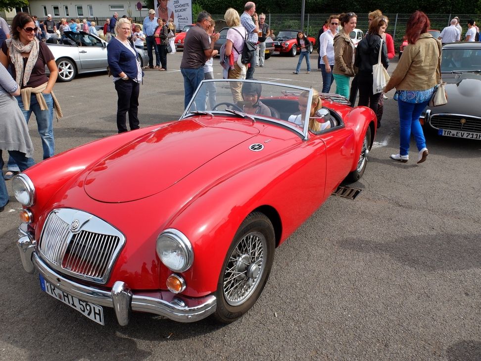 Oldtimer fahren für den guten Zweck kann man am Sonntag in Saarburg. Foto: FF