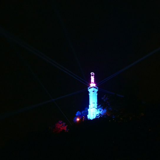 Zum 150. Geburtstag am 8. Oktober 2016 war die Mariensäule farbenprächtig illuminiert. Foto: Neumann