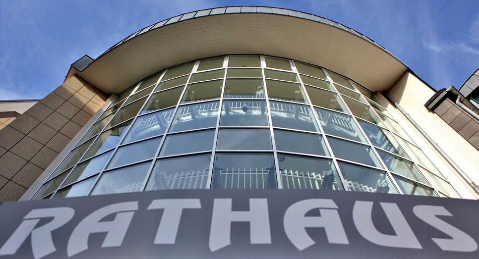 Im Rathaus der Verbandsgemeinde Mendig werden die Verwaltungsleistungen für  seine 13.500  Bürgerinnen und Bürger wieder im erweiterten Regelbetrieb ab dem 15. Juni erbracht. Foto: VG