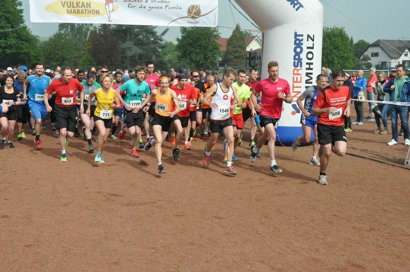 Der "38. Lohner's Vulkan-Marathon" war wieder ein großes Läufer- und Walkerfest.