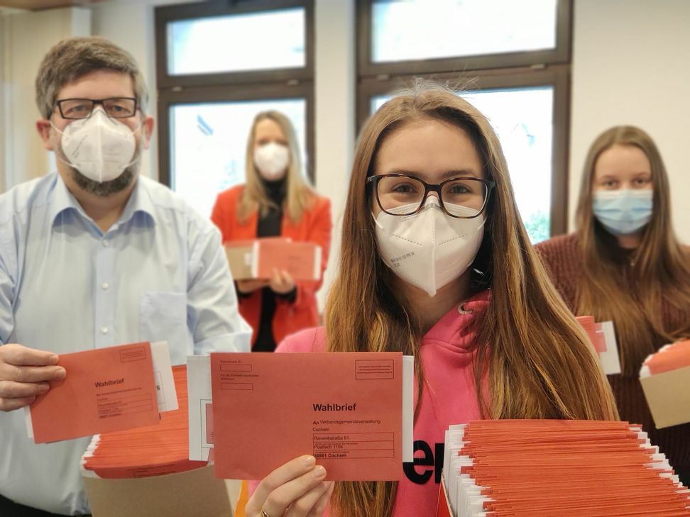 VG-Bürgermeister Wolfgang Lambertz und seine Mitarbeiter uind Mitarbeiterinnen sind in punkto Briefwahl vorbereitet.