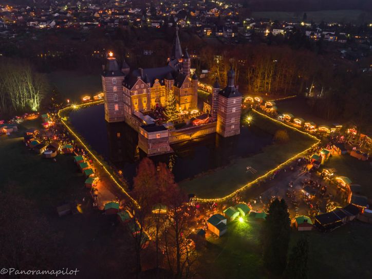 Das Schloss Merode bietet eine traumhafte Kulisse für einen Weihnachtsmarkt.