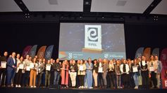 Die Vetreter der 23 Award-Gewinner bei der Verleihung in Bitburg.