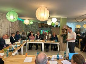 Die Gründungsveranstaltung der »1. Bewohnergenossenschaft Euskirchen eG« fand kürzlich im Café Mathilda statt.