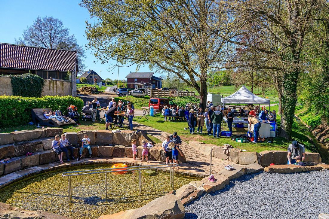 Mehr als 100 Gäste kam zur Einweihung der neuen Klus in Scheven.