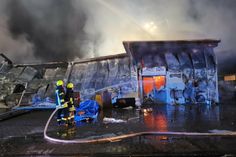 Großbrand in Pfaffen-Schwabenheim: Erneut steht eine Wäscherei in Flammen.