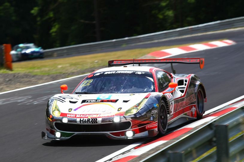 Der WochenSpiegel Ferrari steht am Wochenende wieder am Start am Nürburgring. Foto: H. Elis/Racepix.eu