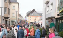 Aussteller und Organisatoren des Beda-Marktes und der Frauen- und Lifestylemesse sind zufrieden. Auch am zweiten Tag mit verkaufsoffenem Sonntag herrschte in Bitburg Volksfeststimmung.