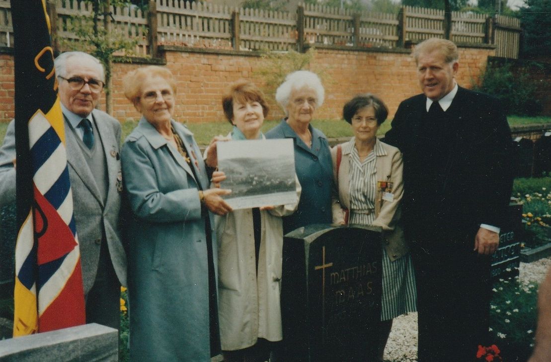 Einige Frauen aus Frankreich und Luxemburg wurden in den späteren Jahren von Pfarrer Kreutz und Pfarrer Wax in Flußbach begrüßt.