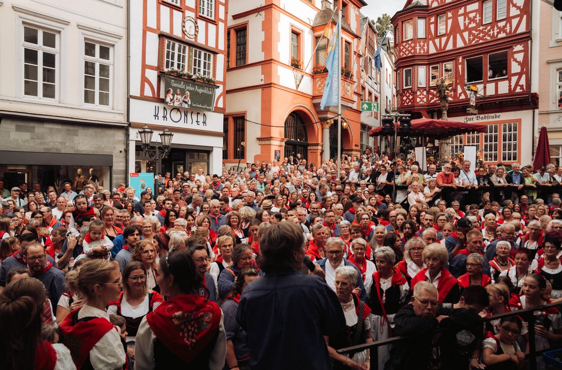 Treffpunkt Marktplatz zum Moselblümchenabend.