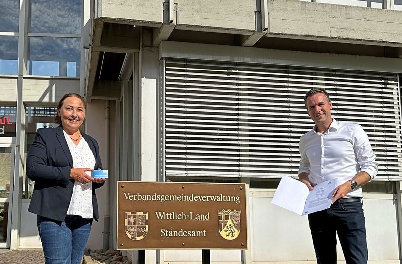 Manuel Follmann, Bürgermeister der VG Wittlich-Land und Barbara Schwarz, Geschäftsführerin des VRT.
