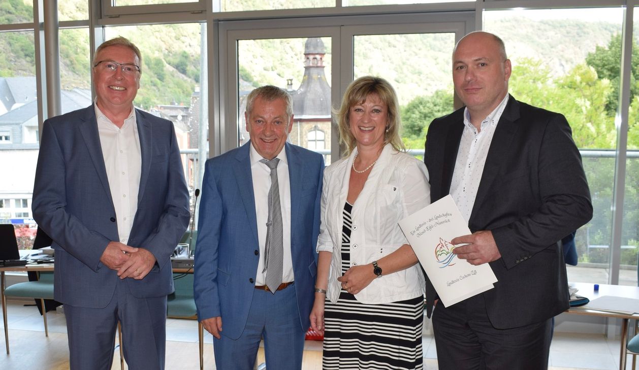 Von den bisherigen Kreisbeigeordneten werden Thomas Welter und Bernd Schuwerak nicht mehr zur Wahl antreten. Bei Thomas Basten ist es noch nicht sicher. Dafür sind viele neue Namen im Umlauf.