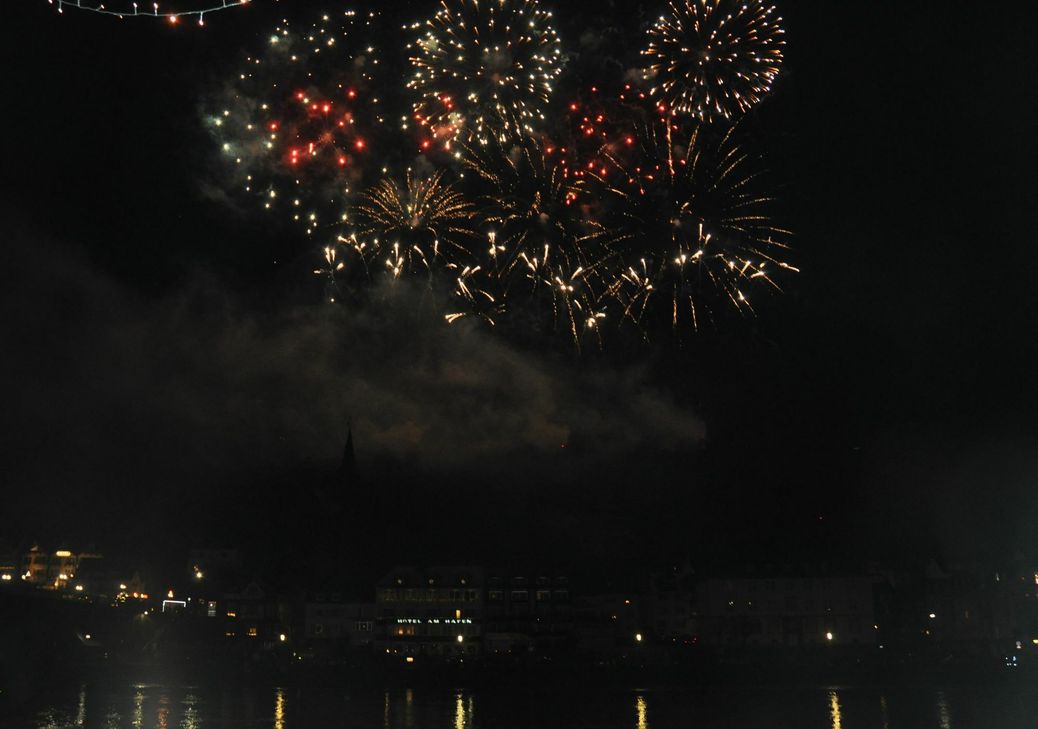 Das Feuerwerk wurde hoch über Cochem-Cond abgeschossen.