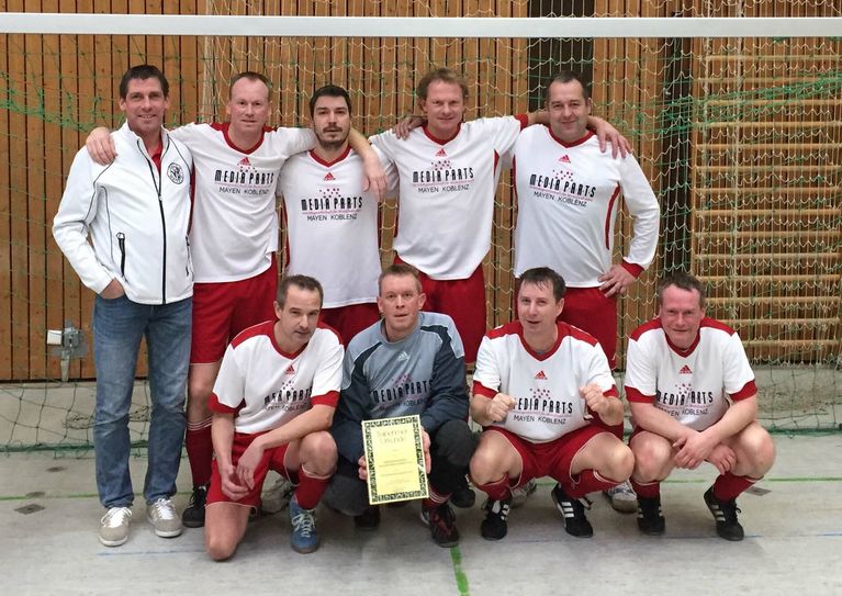 Das Team Ü 40 (hintere Reihe v. l.): Betreuer Stefan Ternes, Stefan Pichler, Jörg Hermann, Heino Waldorf, Andreas Münch; (vordere Reihe v. l.): Markus Conrad, Thomas Pichler, Mufid Nasic und Wolfgang Janson.