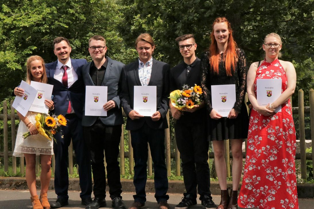 Die Abiturienten am Staatlichen Eifel-Gymnasium in Neuerburg. Foto: Irina Flohr