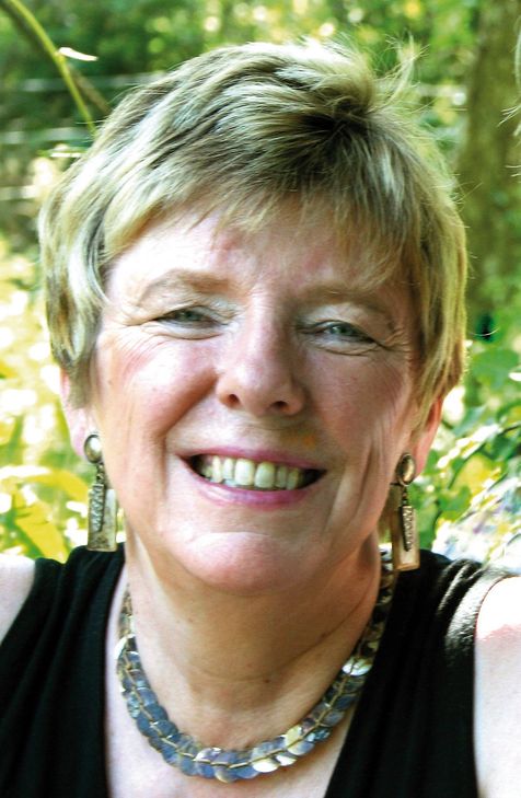 Vier Autoren kommen ins Monschauer Land: Eva Weissweiler liest 22. August im Junkerhaus in Simonskall.