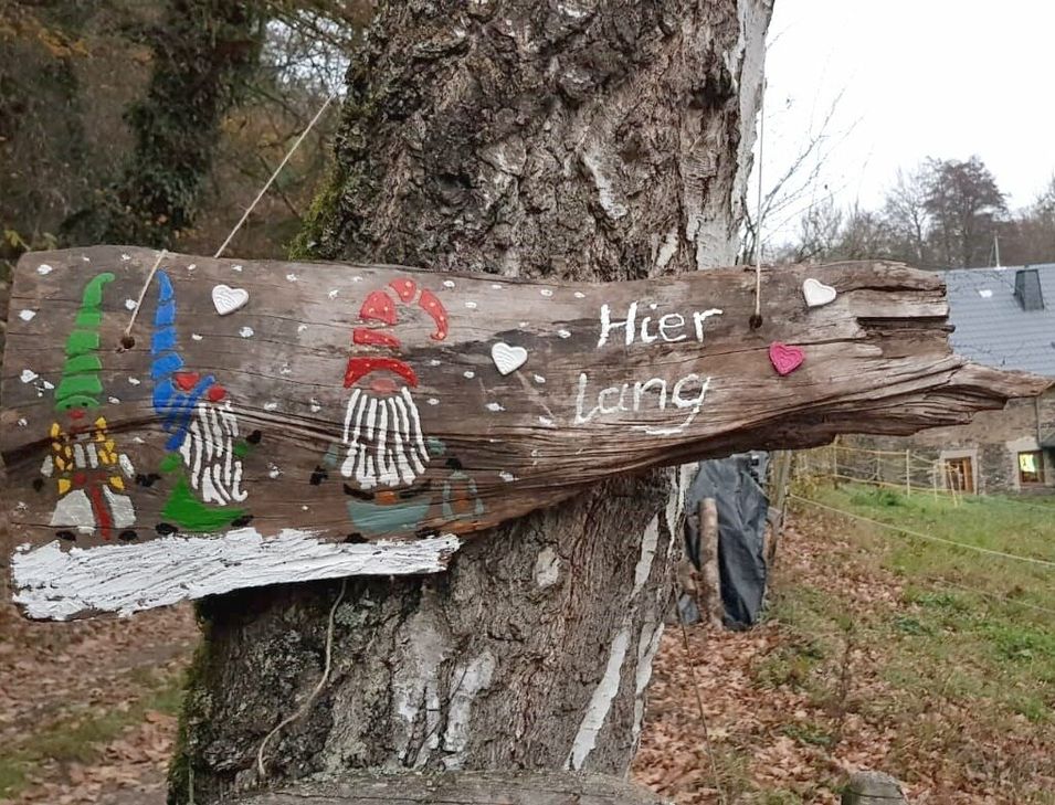Der Wichtel-Winter-Zauberwald in Forst (Eifel) ist ab dem 1. Adventssonntag wieder geöffnet.