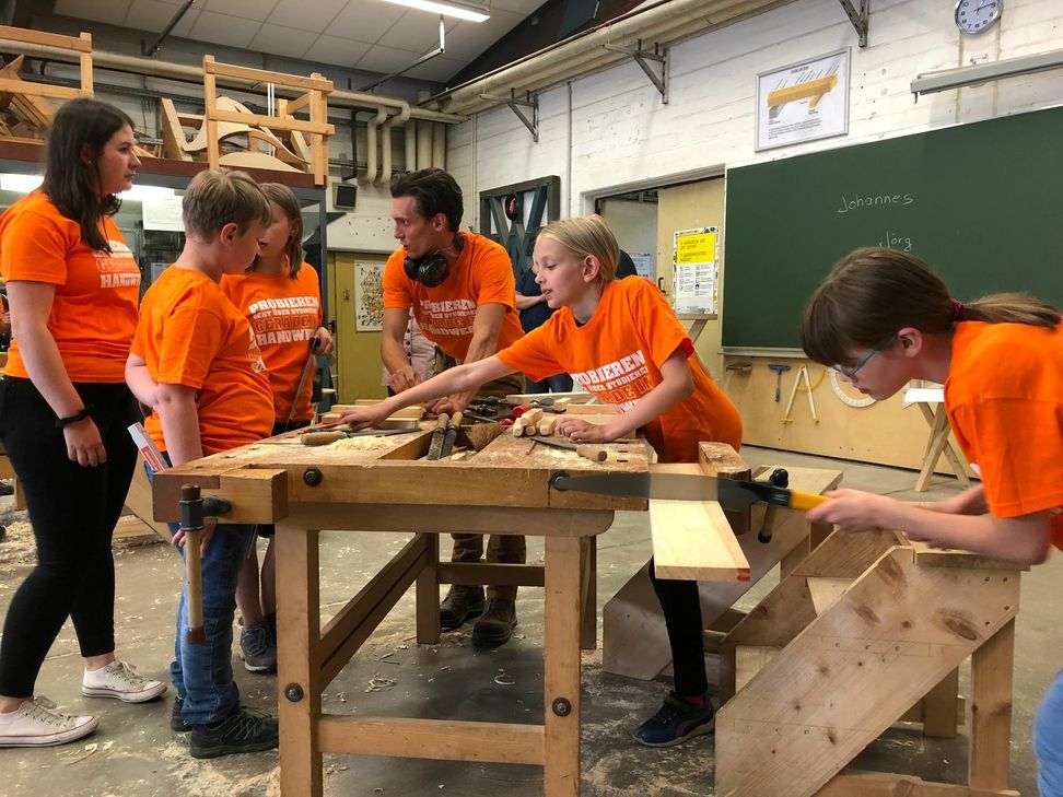 Ihr handwerkliches Können stellten 40 Kinder bei der Ferienfreizeit unter dem Motto »Abenteuer Handwerk« im BGZ unter Beweis. Fotos: T. Förster