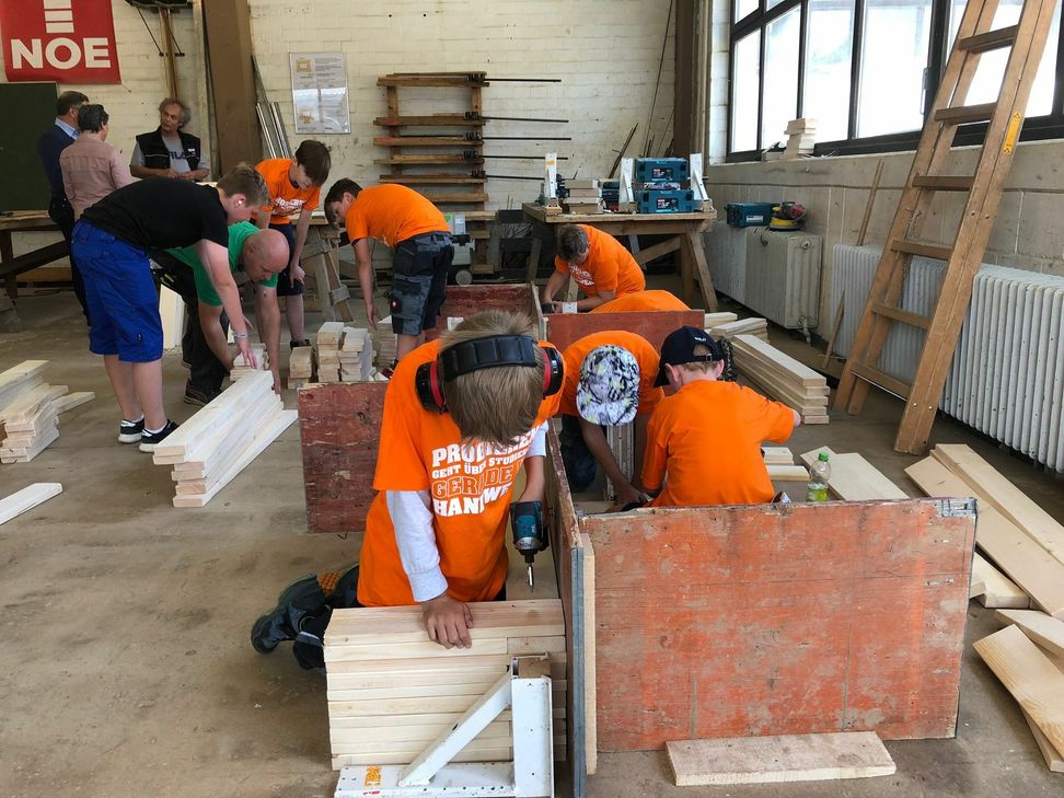 Ihr handwerkliches Können stellten 40 Kinder bei der Ferienfreizeit unter dem Motto »Abenteuer Handwerk« im BGZ unter Beweis. Fotos: T. Förster