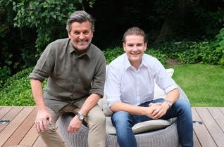 Vater und Sohn im Gleichklang. "Gestritten wird nie, dieskutiert hingegen viel", sagen Thomas Anders und Alexander Weidung.