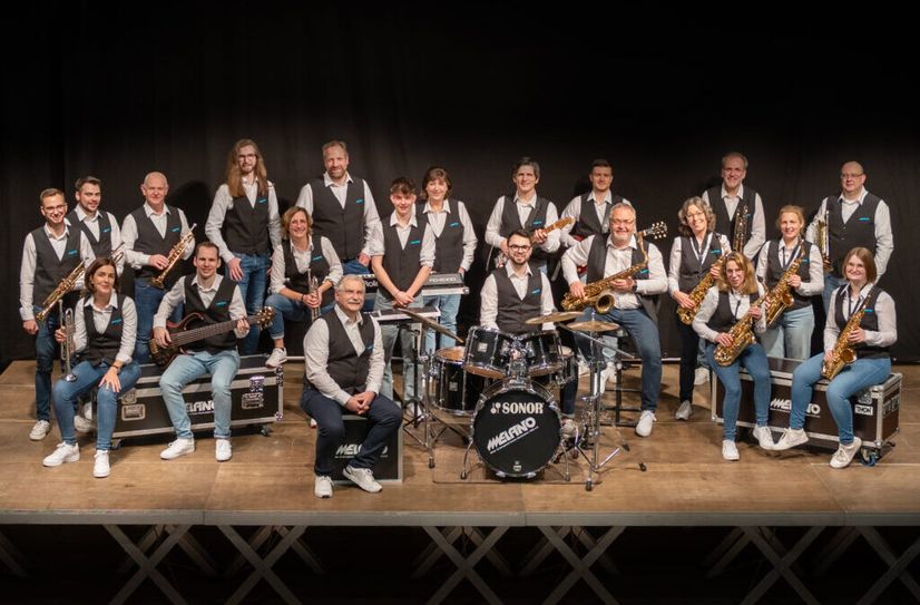 Die Show- und Swingband Melano ist ein musikalisches Highlight des Kraremanns Tages, der am Sonntag, 5. Mai, nach Simmerath lockt. Das Street-Food-Festival startet bereits am Freitag.