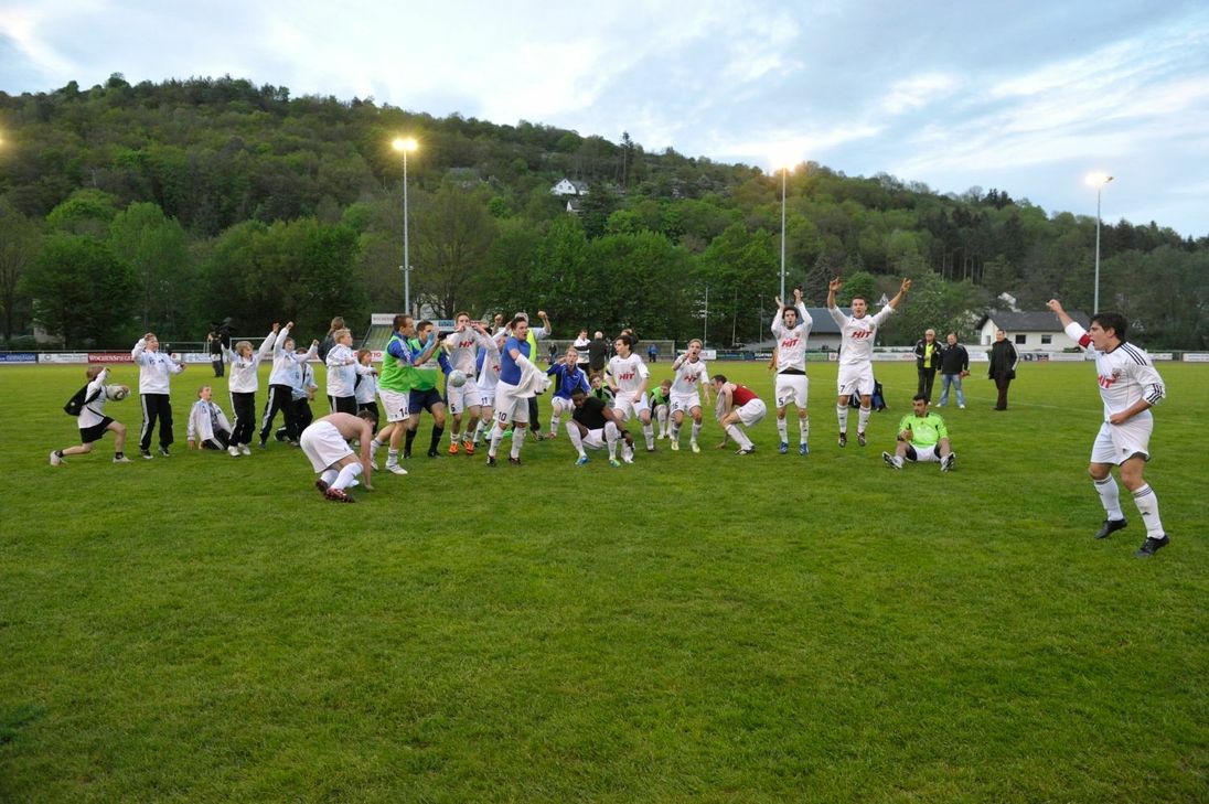 Das Nettetal im Freudentaumel: Der TuS Mayen schaltete 2012 die Trierer Eintracht im Halbfinale des Rheinlandpokals aus.